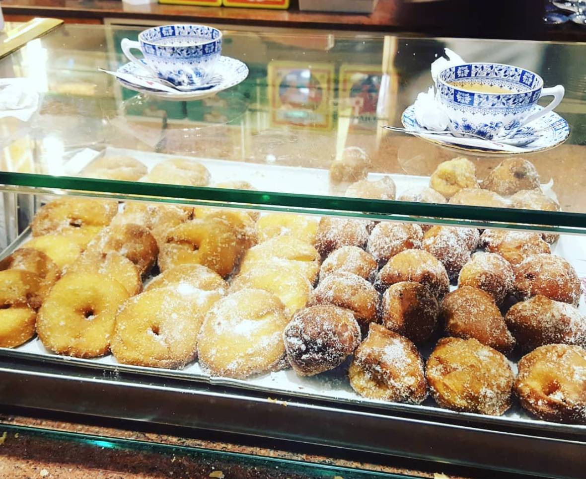 Chase Down Venices Best Pastries At Tonolo Guidebook Venice